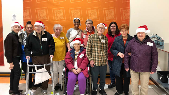 Memory Care Residents in Burr Ridge Illinois Help Local Food Bank