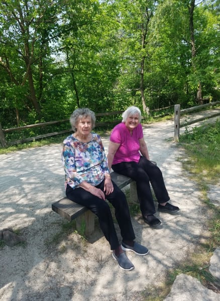 Harvester Place Memory Care residents in Burr Ridge Illinois enjoy a visit to the park