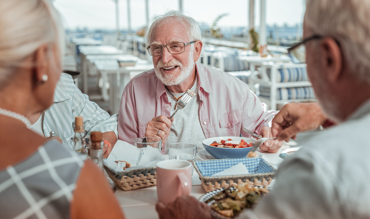 Tips for dining out with a loved one who has dementia