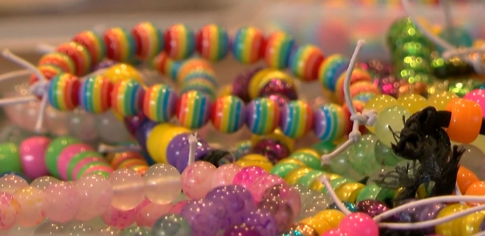 Cascade Creek Memory Care residents make "bracelets of hope" for those impacted by the floods in Texas
